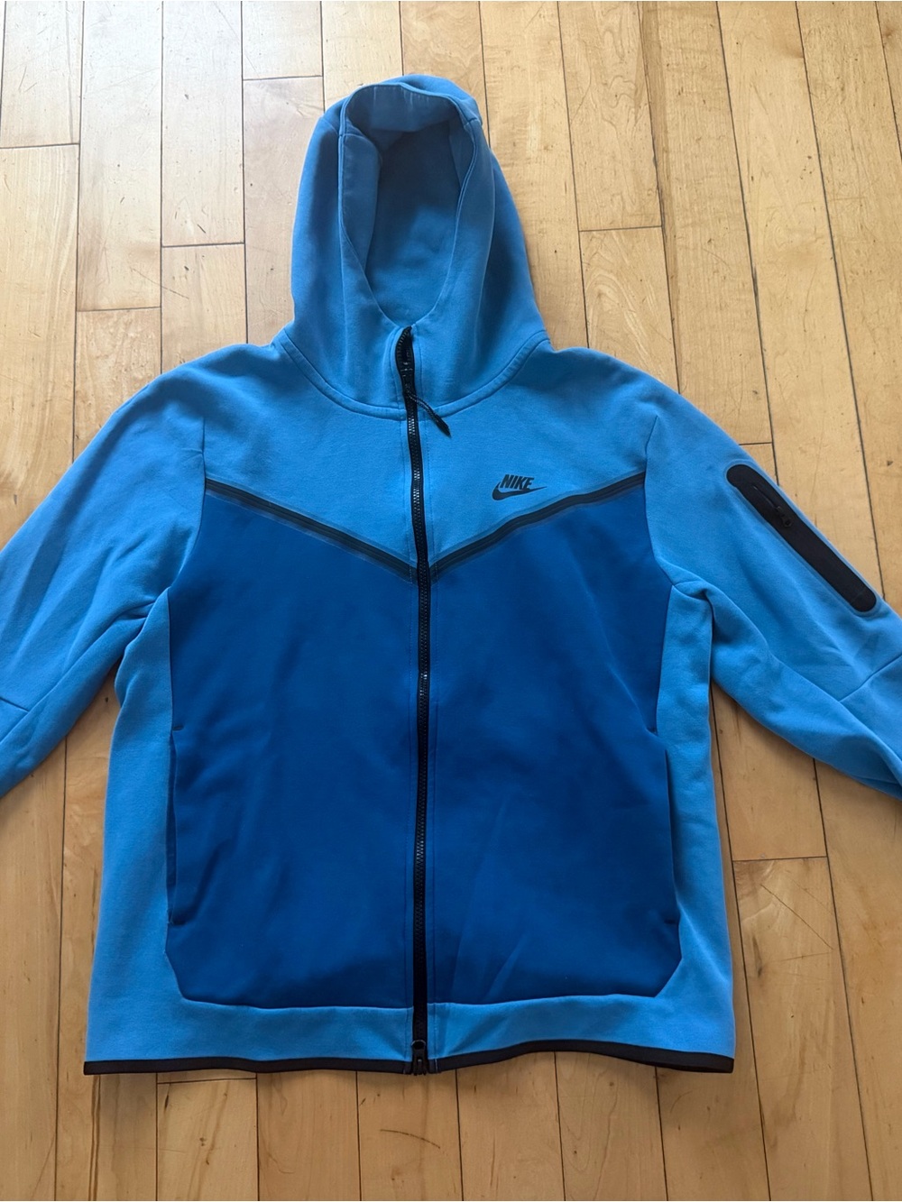 Nike Men’s Two-Tone Blue Full-Zip Hoodie Jacket